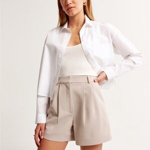 A&F Curve Love Sloane Tailored Short, size 25/0